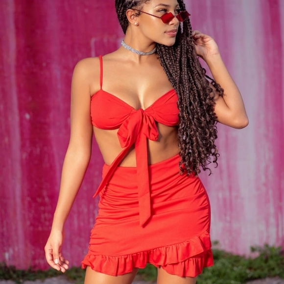 Sexy Ruffled Set - Picture 2 of 2